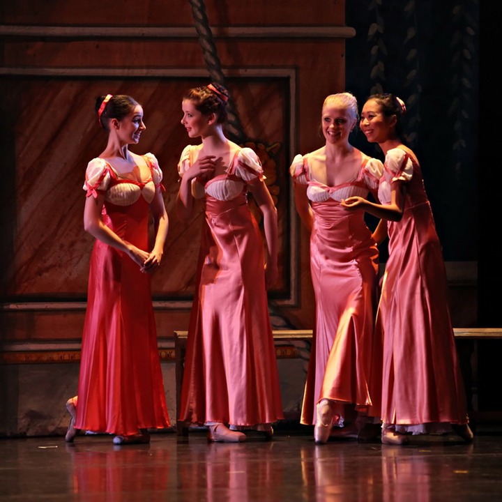  Court - Gemma Pearce,Sarah Thompson, Tamara Hanton, Lina Kim 